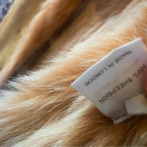 Women's Sheepskin Coat - Picture 10 of 14